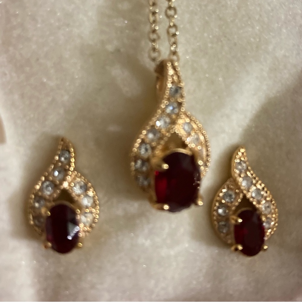 New! Vintage Ruby Set Simulant Teardrop Necklace … - image 2